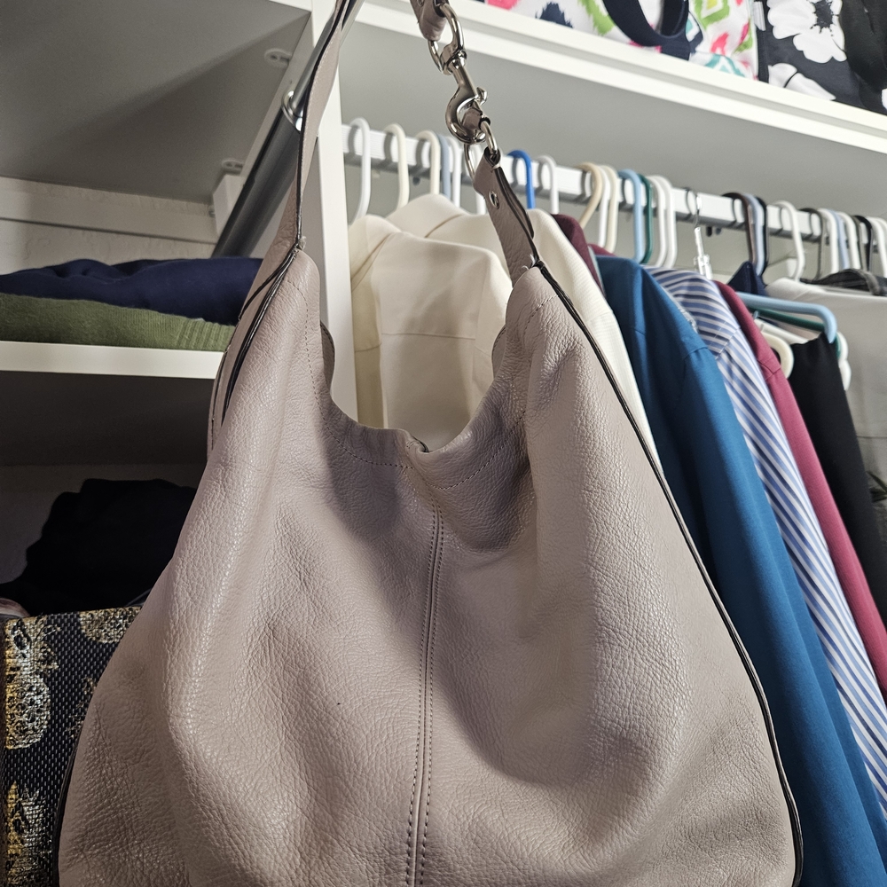 Elegant Taupe Leather Shoulder Bag